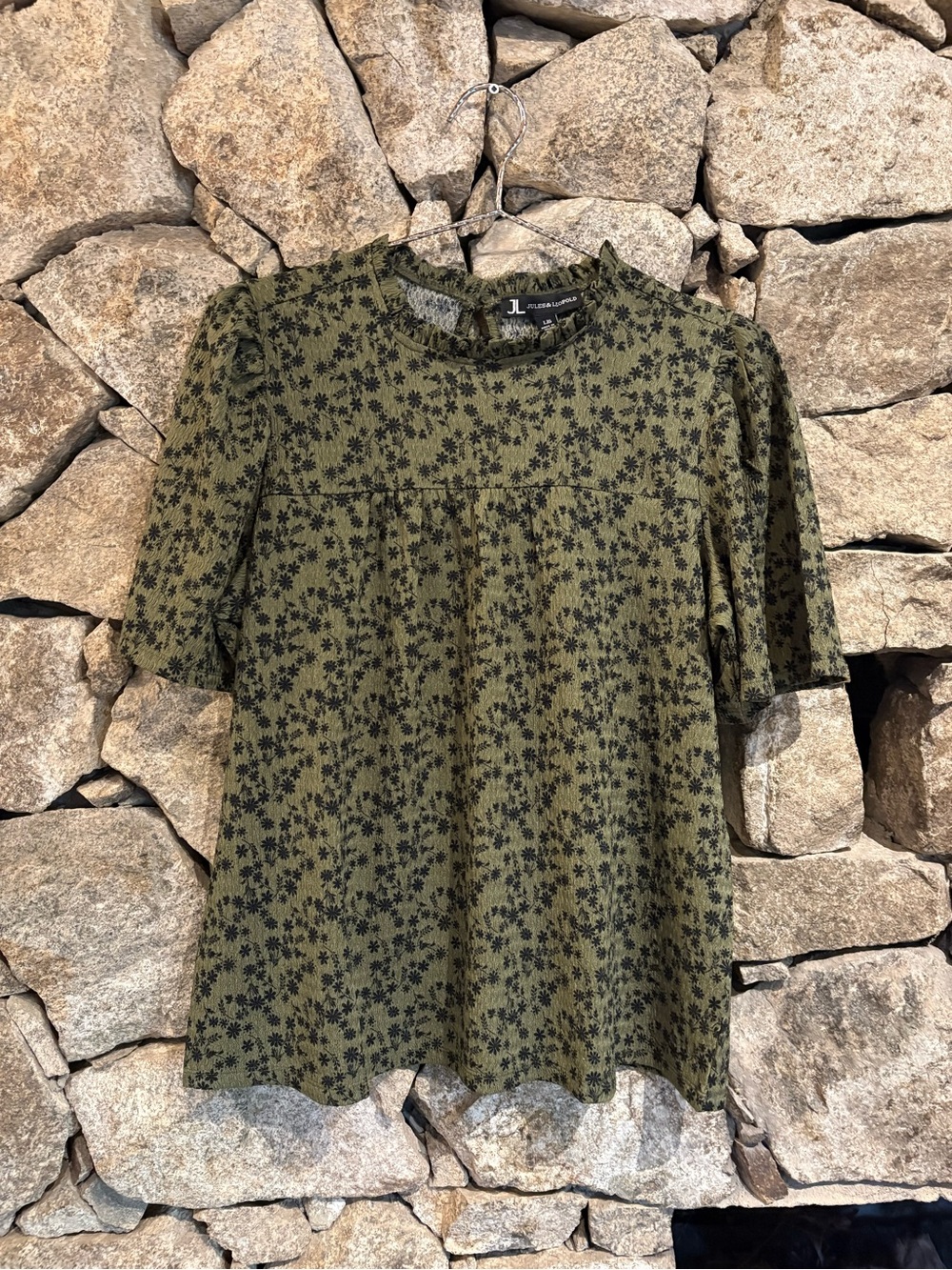 Jules & Leopold Olive Green Short-Sleeve Floral Top
